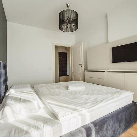 Fantastic Apartment At Prima Residence Oradea Exterior foto